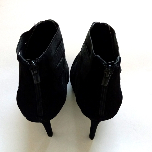 Colin Stuart stiletto heel black booties. Size 9. Never worn. - Picture 4 of 10